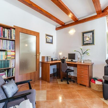 Guest House Barbara Nerezisca Εξωτερικό φωτογραφία