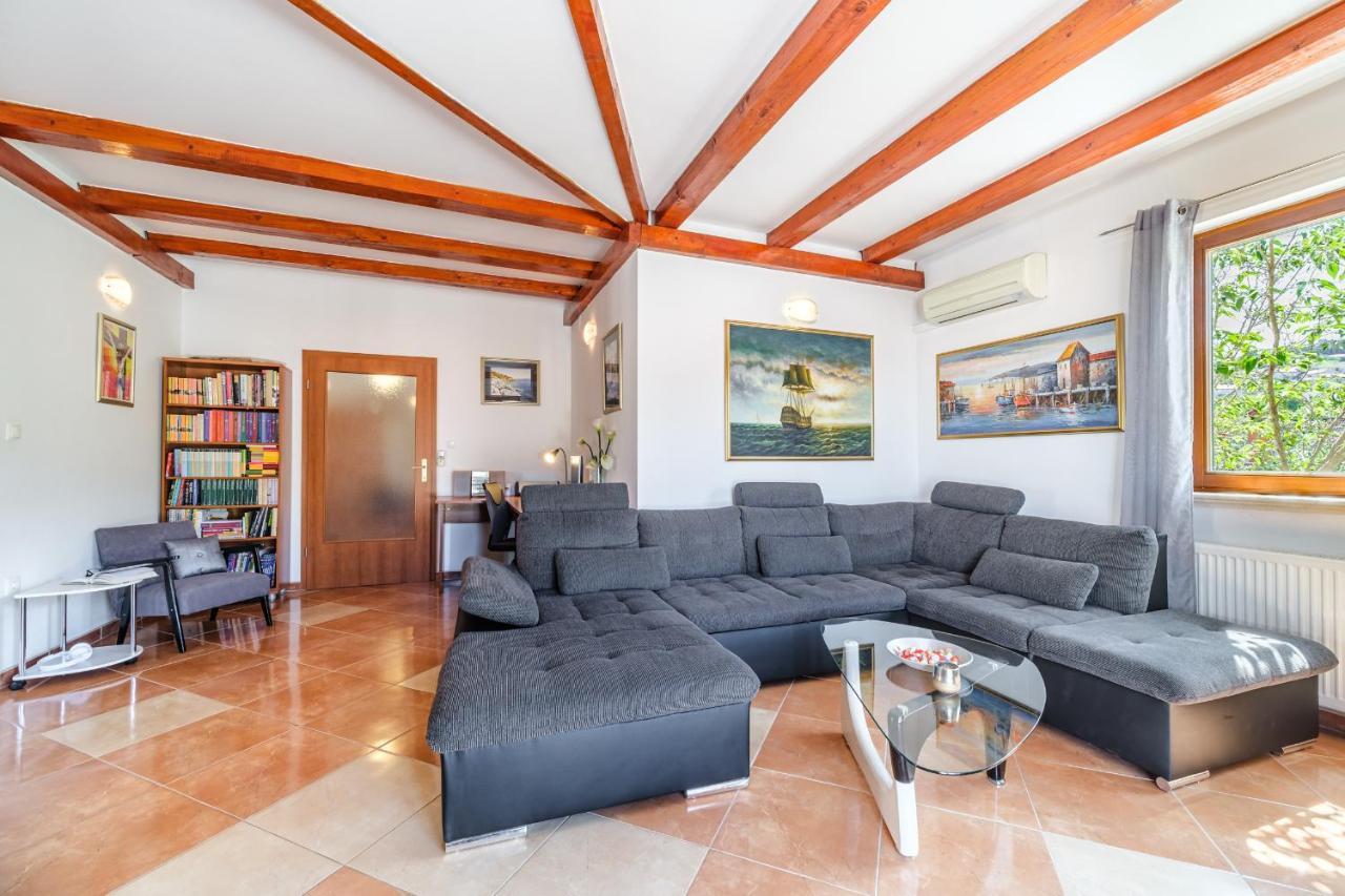Guest House Barbara Nerezisca Εξωτερικό φωτογραφία