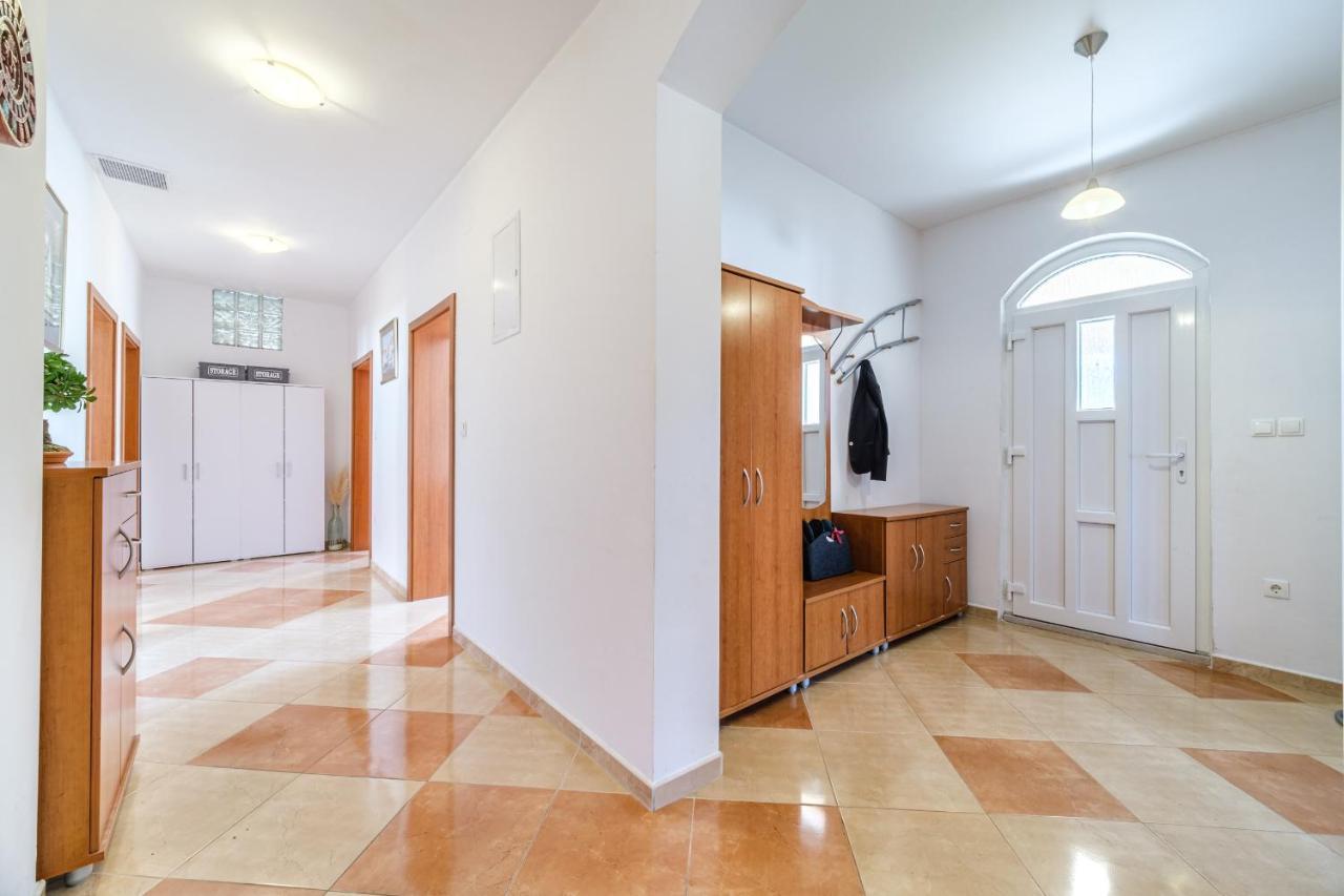 Guest House Barbara Nerezisca Εξωτερικό φωτογραφία